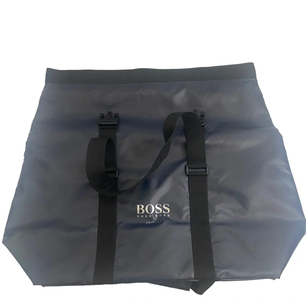 NWOT Hugo Boss Parfum Weekender Expandable Duffle Bag Navy Blue